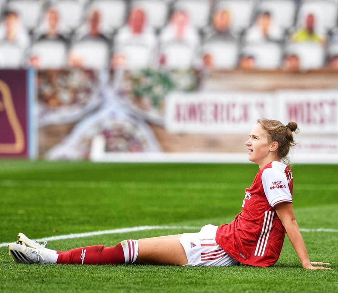 Arsenal Ladiesさんのインスタグラム写真 - (Arsenal LadiesInstagram)「Monday mornings 𝗮𝗹𝘄𝗮𝘆𝘀 feel better after a win 😎 #WeAreTheArsenal 🔴」9月7日 16時59分 - arsenalwfc