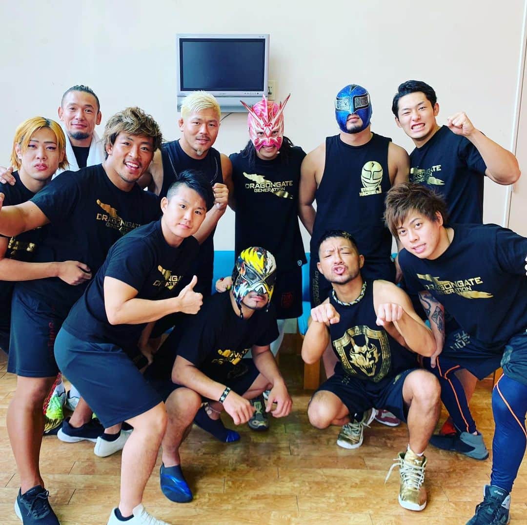中村風太のインスタグラム：「沖縄2連戦終了。  ファンツアーご参加頂きありがとうございました。  次回の試合は9日後楽園ホール大会  【第6試合：タッグマッチ】 ★DRAGONGATE vs R・E・D  Ben-K ドラゴン・ダイヤ vs 石田凱士 KAZMA SAKAMOTO  #dragongate #ドラゴンゲート #ben_k #沖縄 #東京 #後楽園ホール」