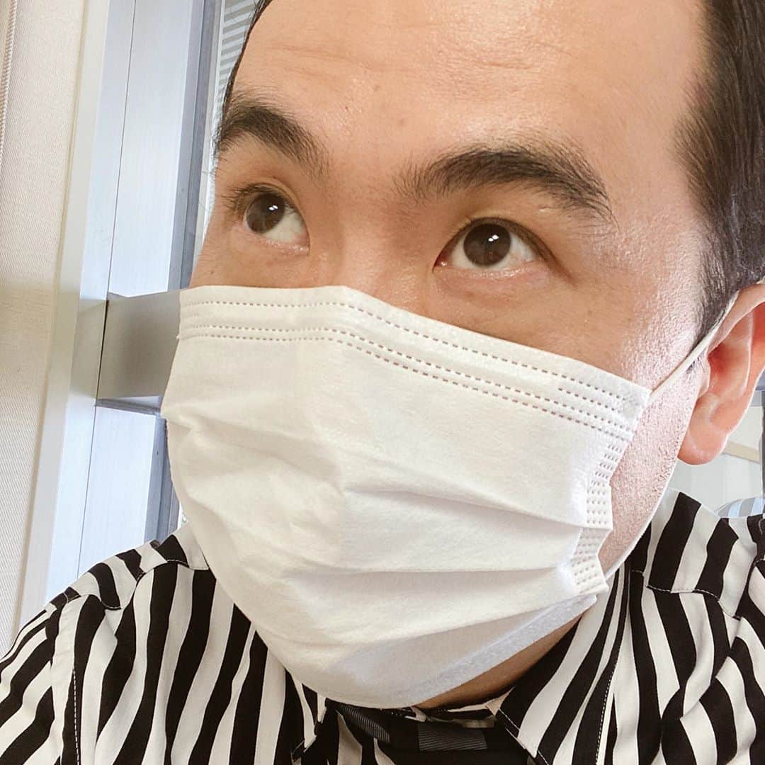 斎藤司のインスタグラム：「あかん、寝てたやろ！ って奥さんとか同期とかからLINEきた。 昨日から赤ちゃん帰ってきて 早速寝不足やらしてもうてます。。 すんません。泣  #今日から俺は #睡眠不足 #妻はより大変 #しばらく寝落ち危険 #目パッチし！！」