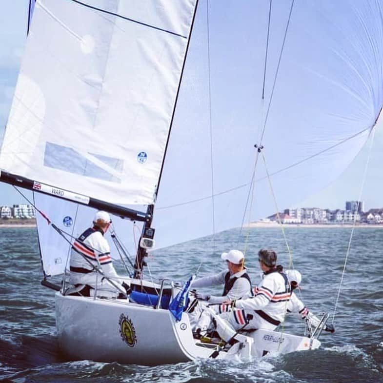 ヘンリロイドさんのインスタグラム写真 - (ヘンリロイドInstagram)「Congratulations to Eat Sleep J Repeat - Winners of the J Cup J/70 Class 2020 wearing our Fremantle Collection #sailing #sailors #henrilloyd」9月7日 16時25分 - henrilloyd_