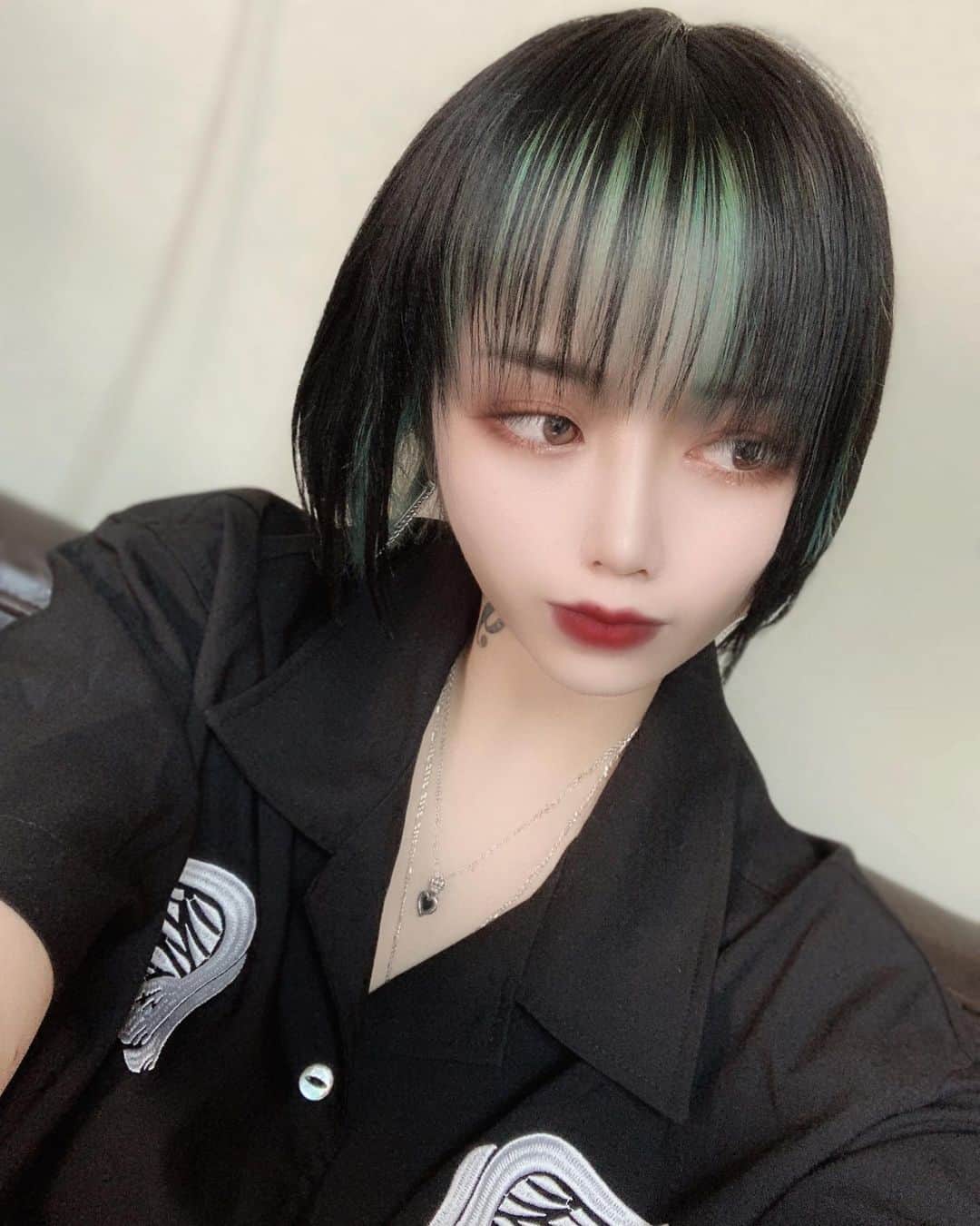 ももかわのインスタグラム：「Slytherin green🐍」
