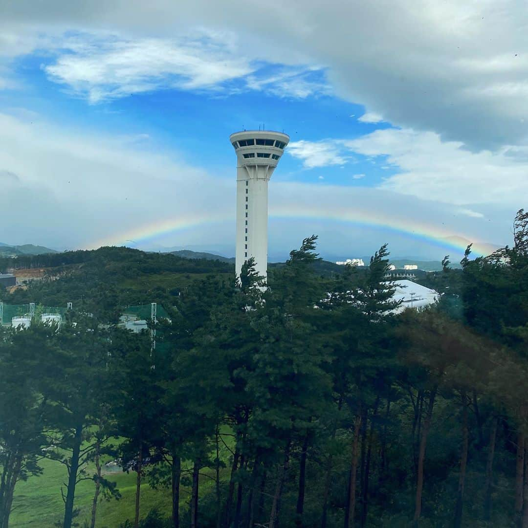 カヒ さんのインスタグラム写真 - (カヒ Instagram)「대왕 무지개 🌈  정말 요즘 럭키 ❤️」9月7日 16時52分 - kahi_korea