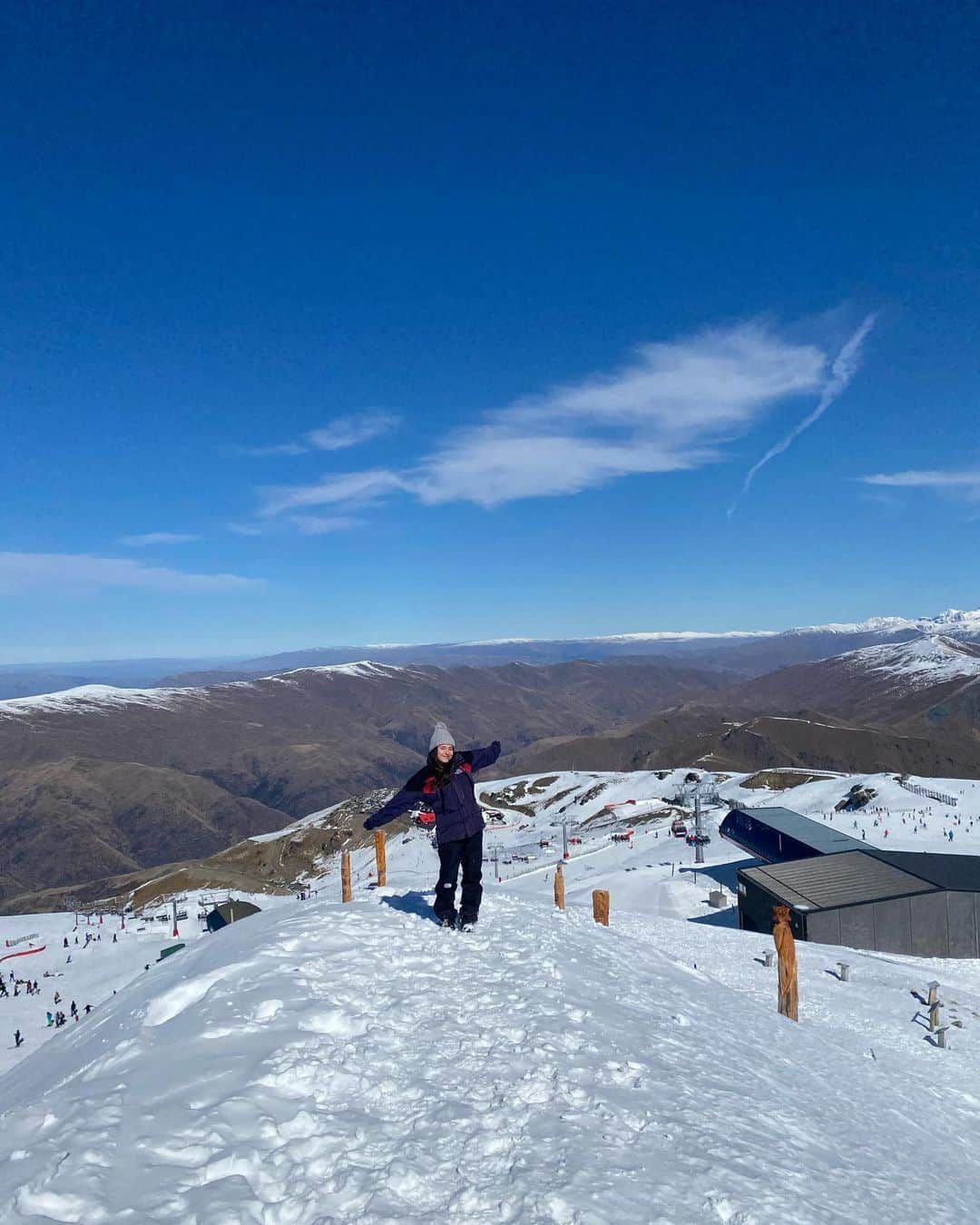 Estella Matthewsonさんのインスタグラム写真 - (Estella MatthewsonInstagram)「The more you fall down, the better you are at snowboarding right?! 🏂」9月7日 16時46分 - estellagm