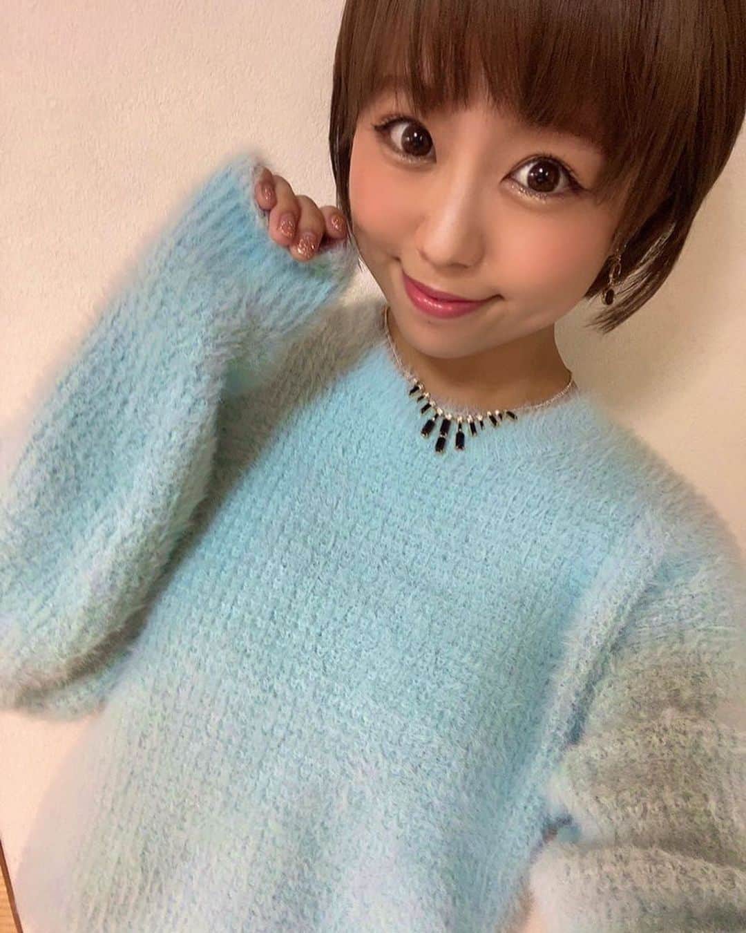 のインスタグラム：「ニット来たよ〜❄️ もう冬物の作品かあ〜😉 #knit #ニット#冬コーデ #イチャイチャ  #ラブラブ #作品お楽しみに #冬 winter」