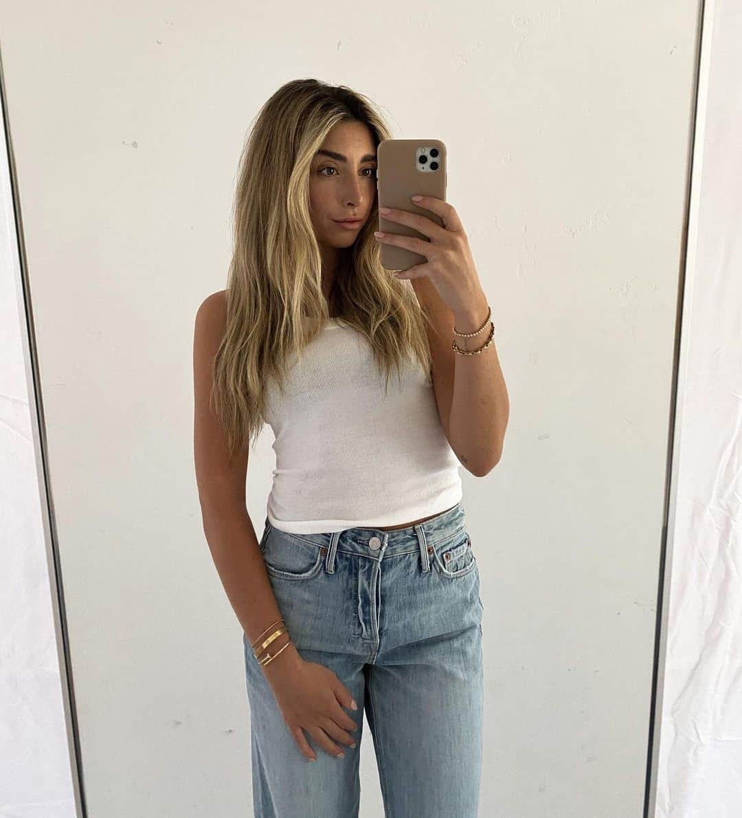 Lauren Elizabethのインスタグラム：「Photo dump feat. Me Pre highlights & online shopping, favorite mocktail, favorite books rn, food always, nug always 🖤 now we style fall lewks」