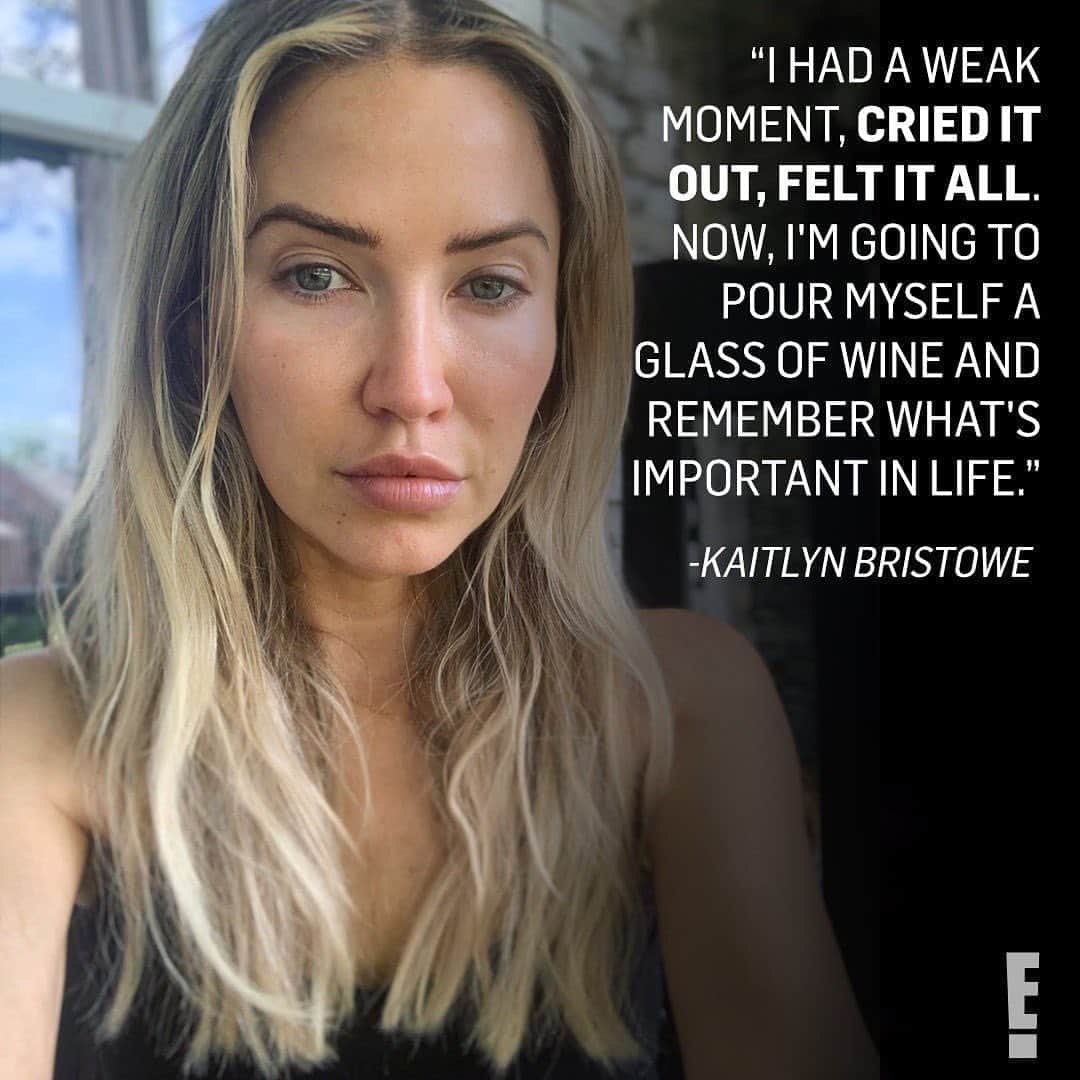 E! Onlineさんのインスタグラム写真 - (E! OnlineInstagram)「Kaitlyn Bristowe opened up about how recent negative comments caused her to break down in tears. More on how the internet "trolls" affected her is at the link in our bio. (📷: Instagram)」9月7日 8時01分 - enews