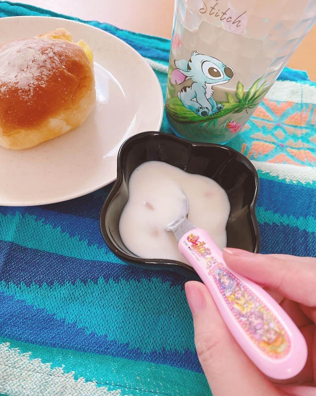 石田燿子さんのインスタグラム写真 - (石田燿子Instagram)「子の時代のプリキュアのスプーンを母が使うようになる。おはようございます。 #朝ごはん #子育てあるある #ドキプリ でした」9月7日 8時06分 - yokonti