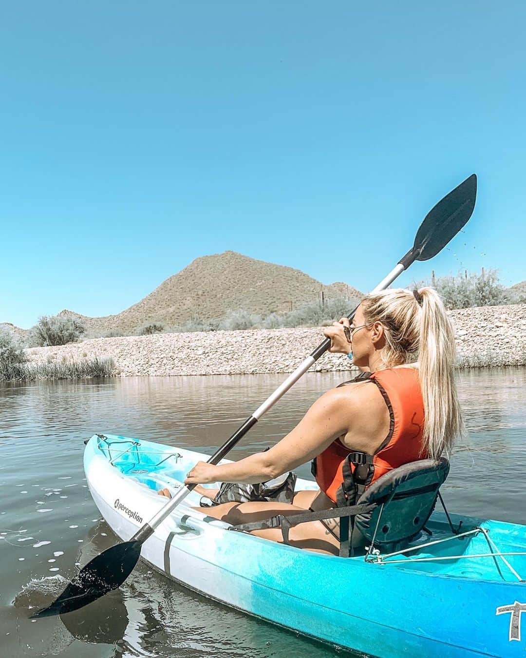 Kindly Myersのインスタグラム：「Kayaking down the river in Arizona was a dream.」
