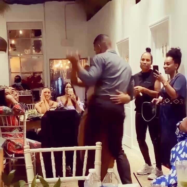 ディジョン・タルトンのインスタグラム：「Issa First Dance....  In honor of my Pops & Uncle Rickey in Heaven..! 🙏🏽🙏🏽  The Father & Daughter Dance. Became the Big Brother & Little Sister Dance. 💙🙏🏽」