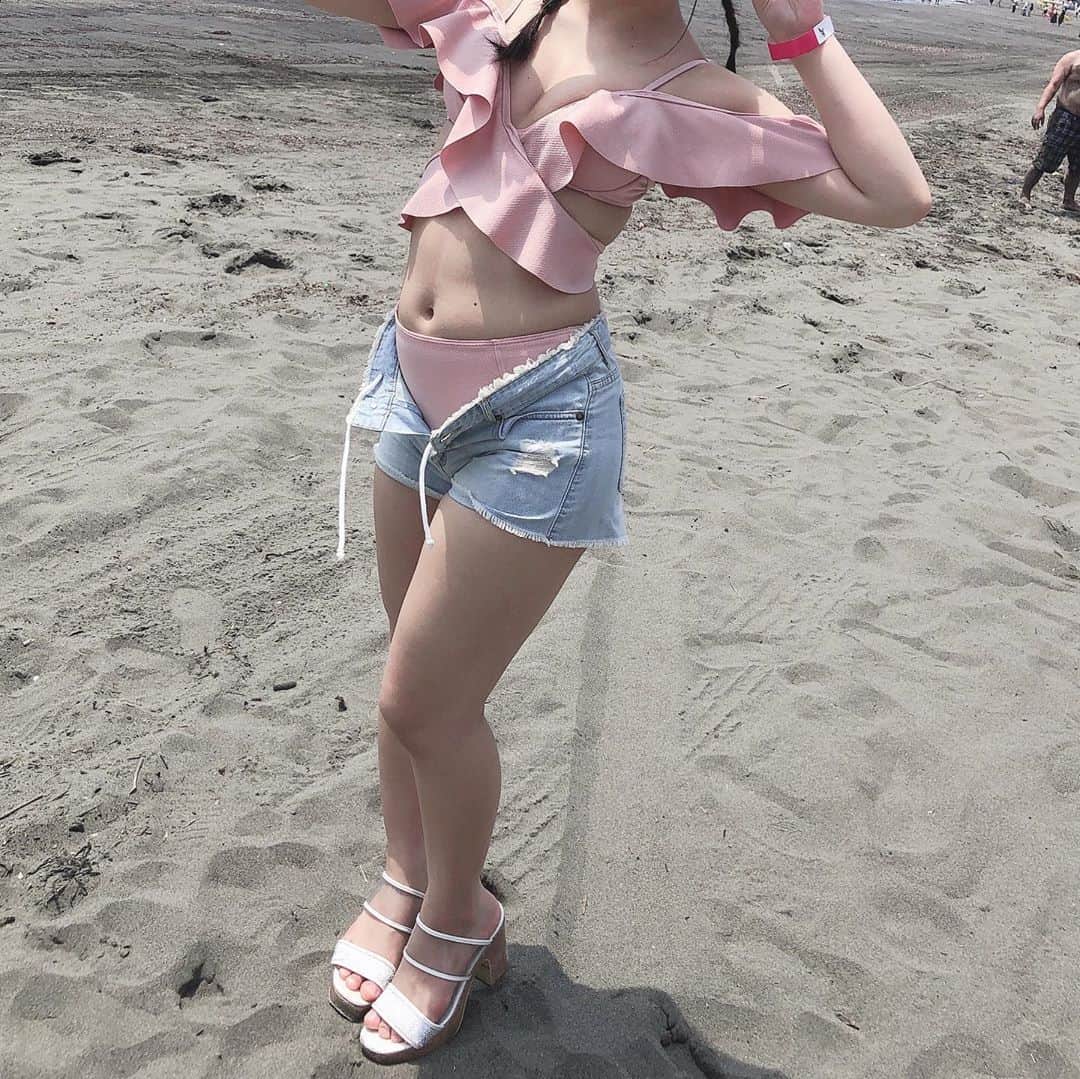 ゆうりたん（元 芹沢ゆうり）のインスタグラム：「before → after ほんとに同一人物なんかな？www １年の成果です🤗💓 すっぴんなので体だけで失礼しますっ」