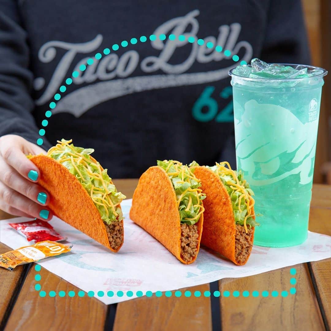 Taco Bellのインスタグラム：「This lineup is Locos.」