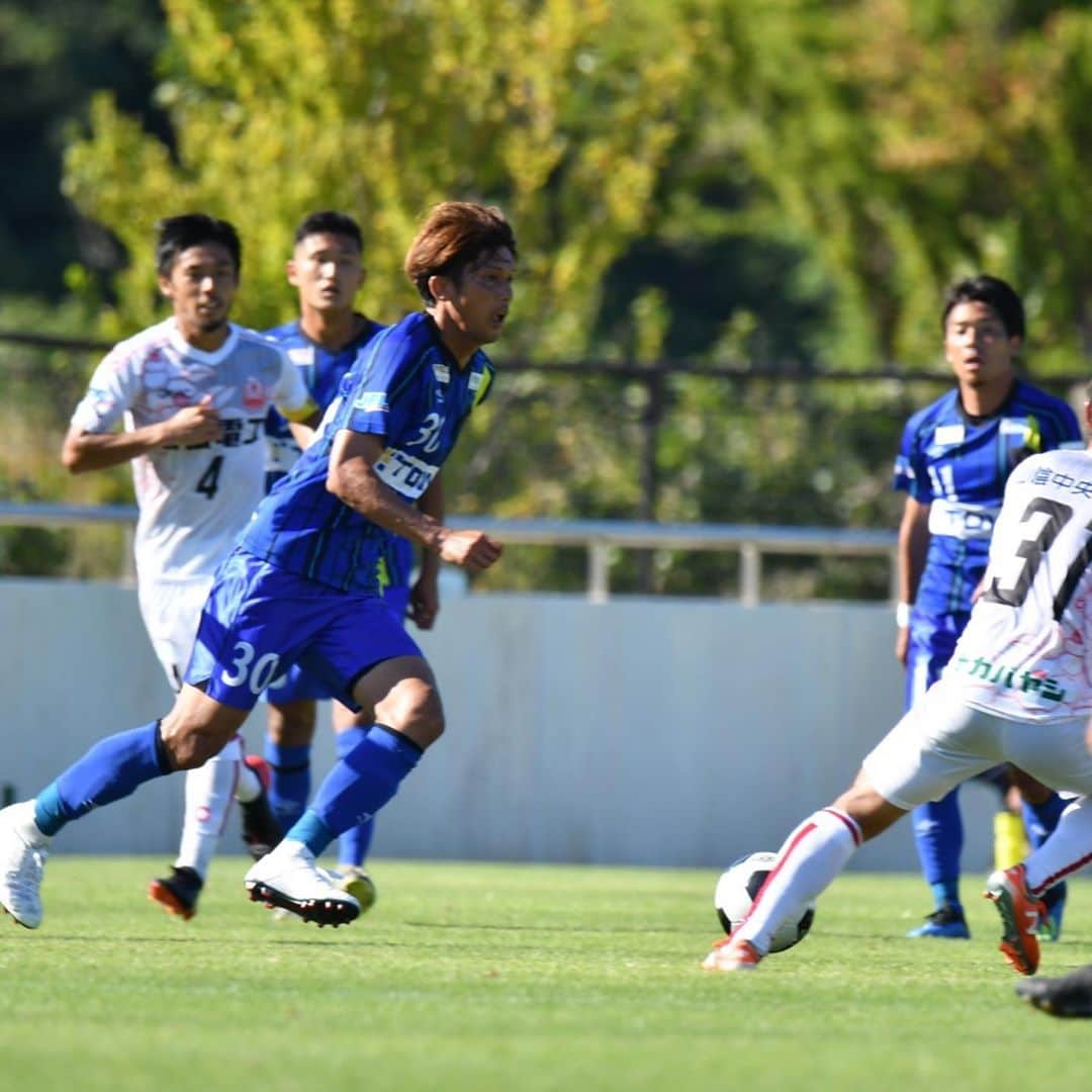 萬代宏樹さんのインスタグラム写真 - (萬代宏樹Instagram)「今季初勝利！  ホーム開幕戦、初めての有観客試合、勝てて本当によかった！  自分はサブになってしまいましたがやる事は変わらずに続けていきます。  会場に来たみなさん、コーヒーは買っていただけたでしょうか？笑  これから通販にも対応する予定なので会場まで来れない方は楽しみにしていてください😋  #ラインメール青森　#松江シティFC #萬代宏樹」9月7日 9時15分 - bandaihiroki