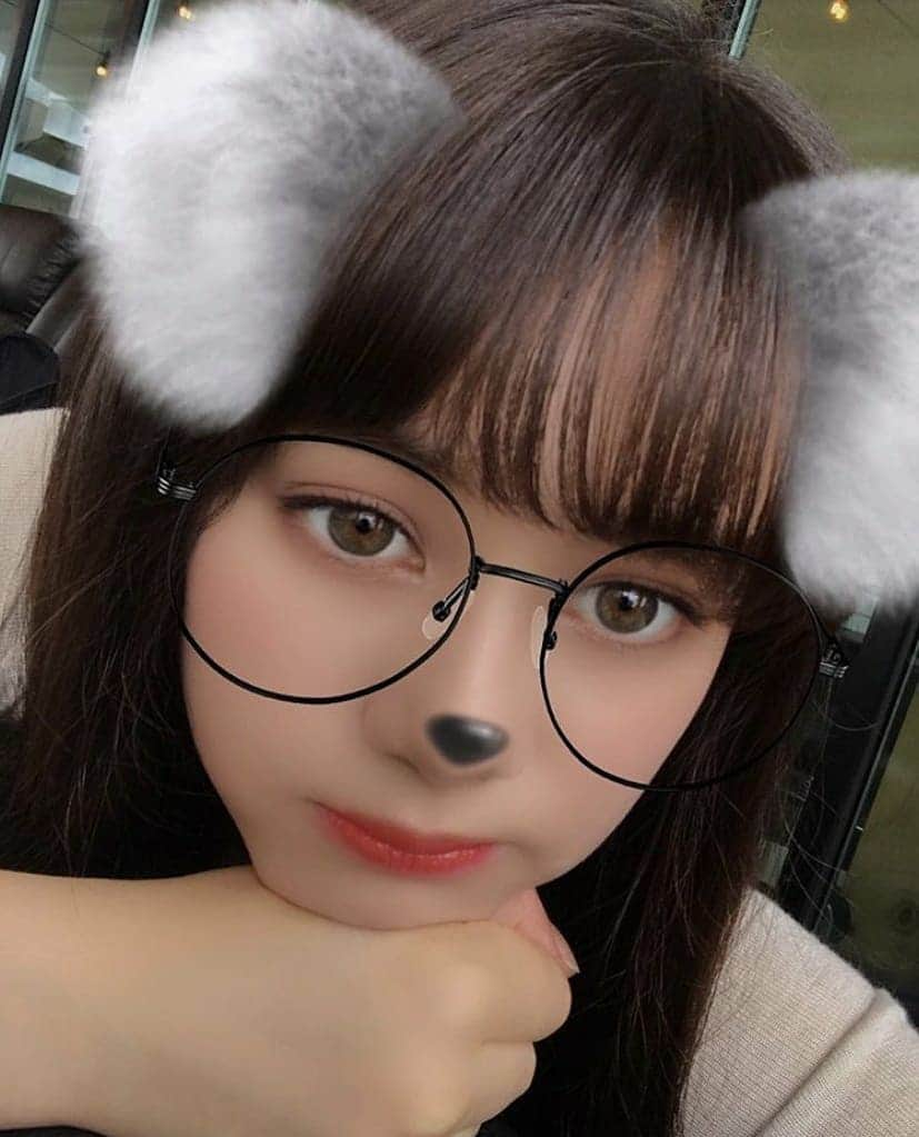 ニナ（ヒルマンニナ）さんのインスタグラム写真 - (ニナ（ヒルマンニナ）Instagram)「Hey guys~ Instead of being a puppy this time I tried being a koala!😊 Rima said “Hottie~” but what do you guys think?? 🤔   translation credits: NiziU_ENG on twitter  #NiziU #Nina #ニナ #니쥬 #니나 #ニジュー」9月7日 9時23分 - cakesmadebythea