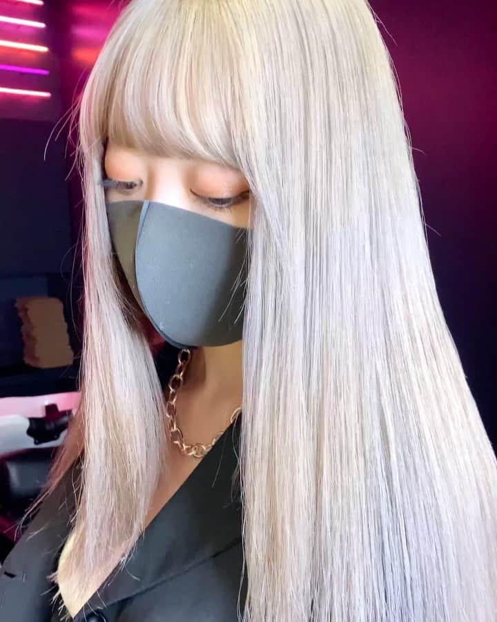 原涼香のインスタグラム：「𝐖𝐡𝐢𝐭𝐞 𝐯𝐚𝐧𝐢𝐥𝐥𝐚 𝐛𝐥𝐨𝐧𝐝 ワンホン🇨🇳ちゃんのような 上品なハイトーン🤍🦋 ㅤㅤㅤㅤㅤㅤㅤㅤㅤㅤㅤㅤㅤ」