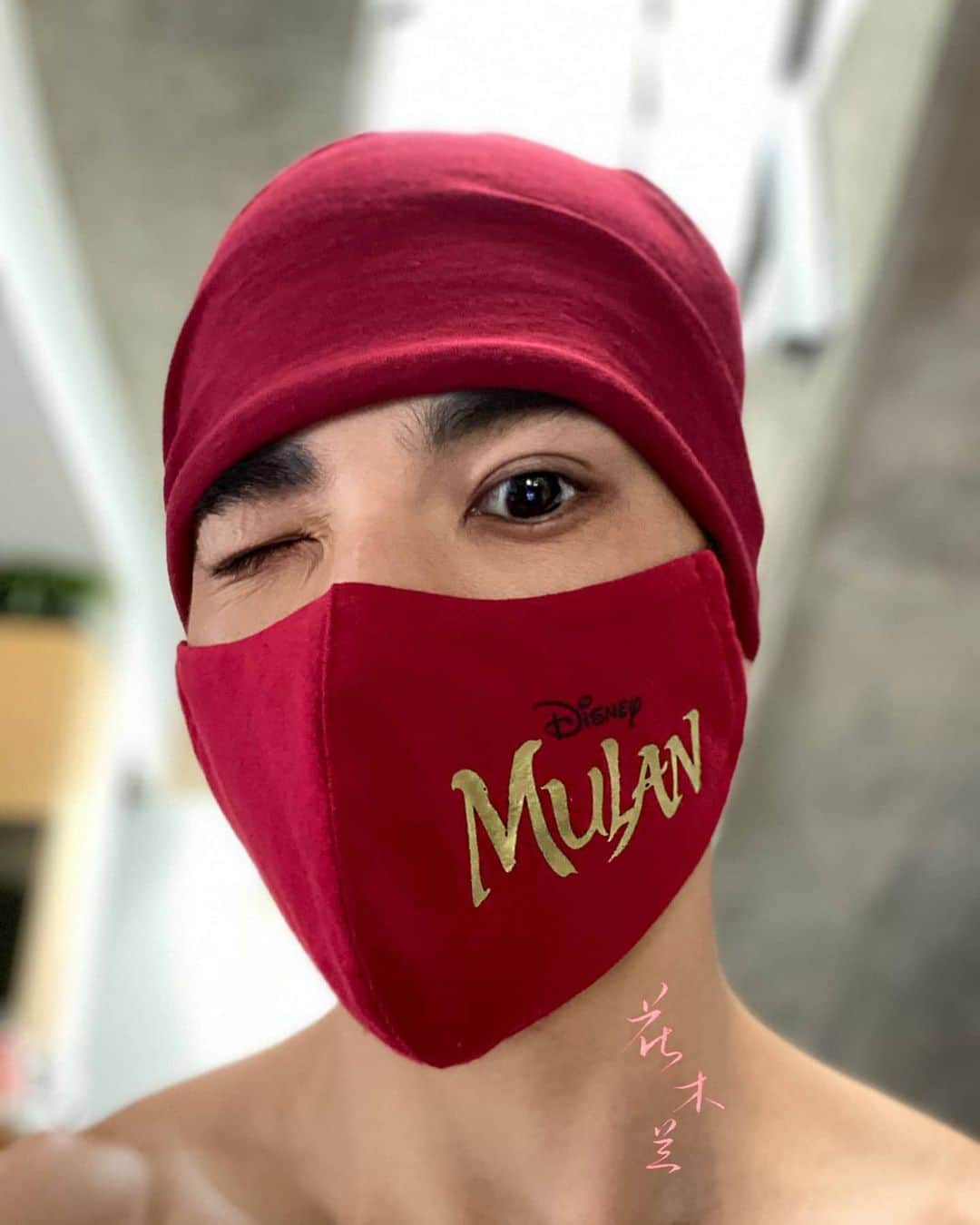 ルーディ・リンのインスタグラム：「Mulan is the only way I could EVER see myself as a Disney Princess.   Flash back to when I was a Bachelor with Disney Princesses...  (🎥 @leendadong // Video link in bio)   @tzima8 is the role model Mulan Dad. Just goes to prove that anyone can be a father but it take someone special to be a Daddy.   And my Mum wants to let you know that @officialgongli who plays the sorceress XianNiang is her favorite actress and a legend in the own right!」