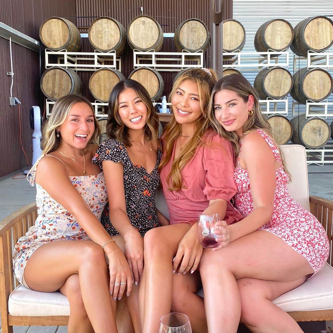 アリソン・リーのインスタグラム：「WAPWAP  wine at paso with awesome people」