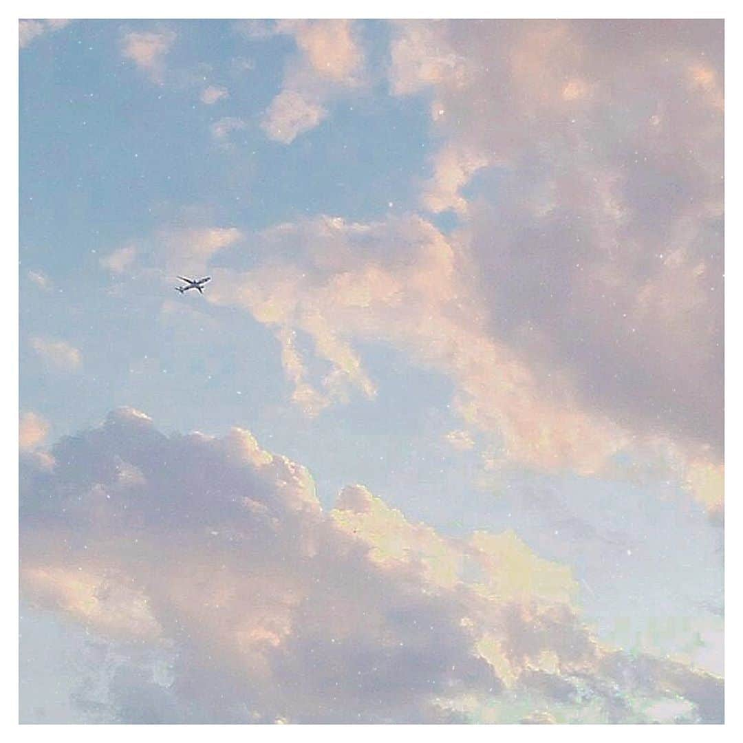 MISAさんのインスタグラム写真 - (MISAInstagram)「☁️✈️🤍🤍🤍」9月7日 10時21分 - chatae._