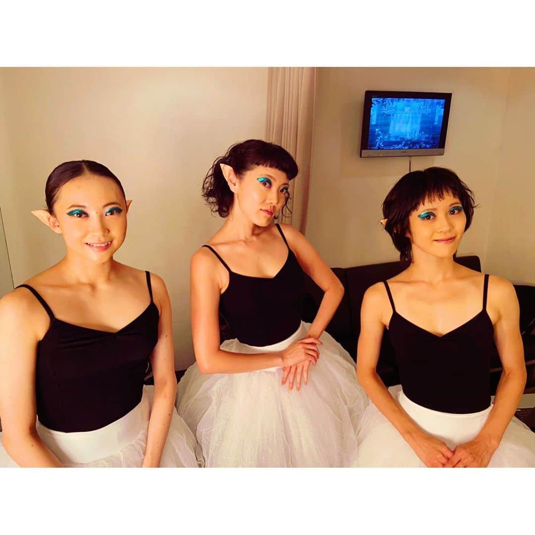 木村カエラさんのインスタグラム写真 - (木村カエラInstagram)「かわいいかわいい妖精さんたち🧚🏻‍♂️ わたしはゴブリン。おにぎりたべとる。  素晴らしいダンスを作ってくれた @mikiko_san  みきこ先生に感謝。  #オンラインライブ #neverland」9月7日 10時37分 - kaela_official