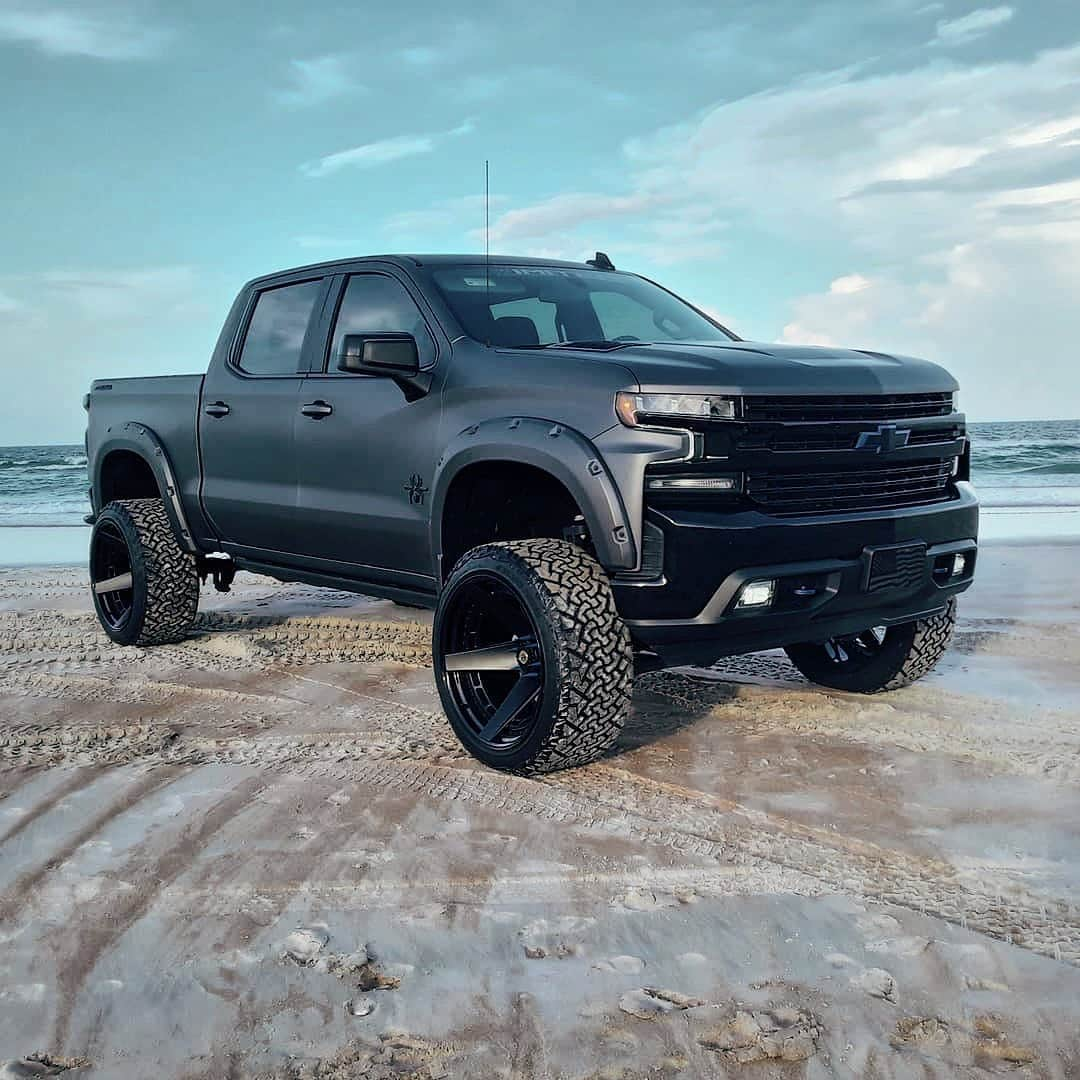 CARLiFESTYLEさんのインスタグラム写真 - (CARLiFESTYLEInstagram)「Beastly Chevy Silverado sitting on @4playwheels #carlifestyle #silverado」9月7日 10時35分 - carlifestyle