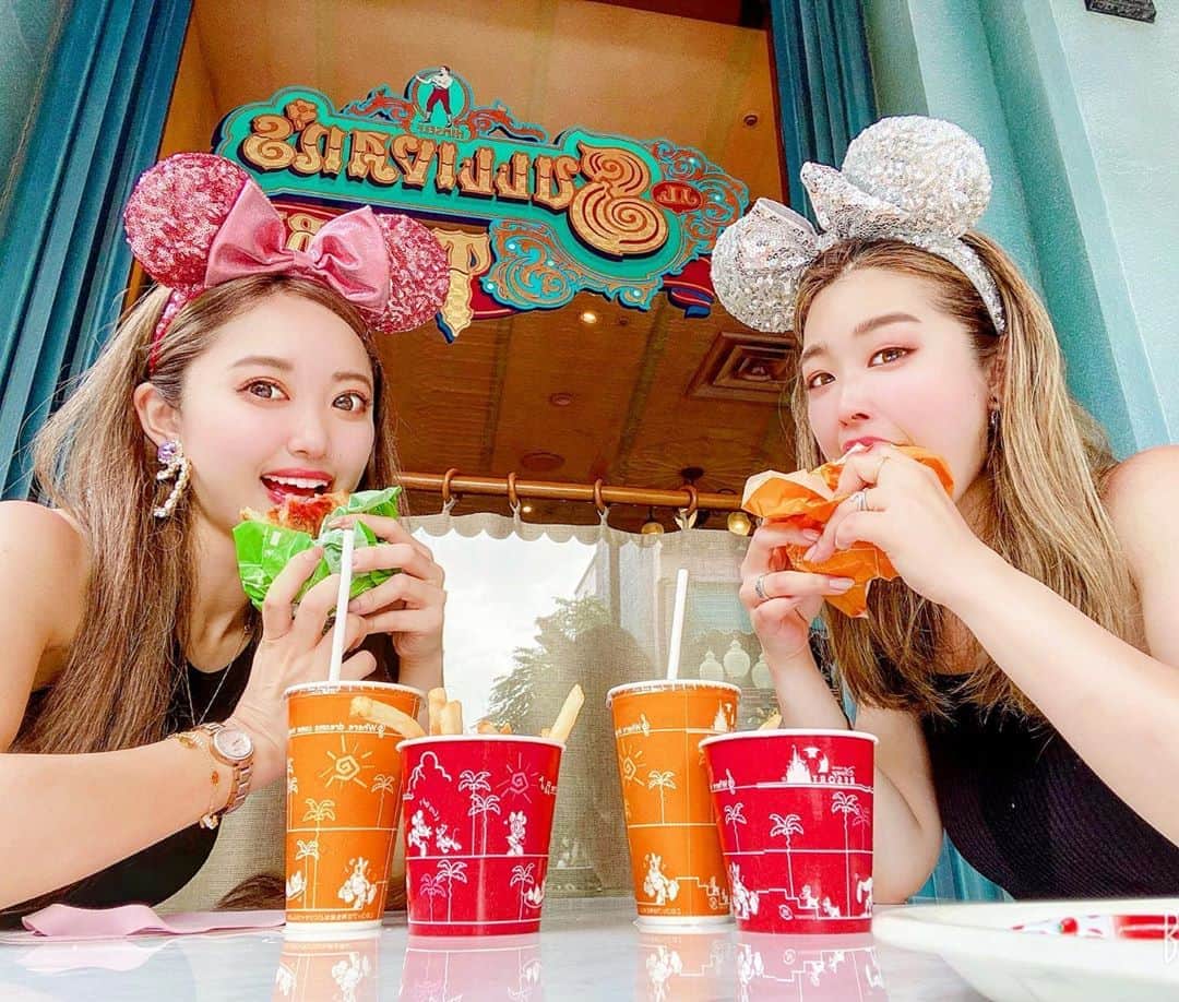 のインスタグラム：「🍔💕🍟💕🥤. * #goodmorning 🌈💕❤️. 今日からまた１週間🌞⛅️. 頑張っていきまっしょッ😎🍻💓. #gravure #asiangirls #hellowseptember #disney #disneysea #tokyodisneyresort #tokyodisneysea #disneygram #disneyphoto #disneylove #disneylife #toystory #ディズニー #ディズニーシー #東京ディズニーシー #東京ディズニーリゾート #ディズニーリゾート #ディズニー写真部 #グラビア #恵比寿マスカッツ #松本ゆん」