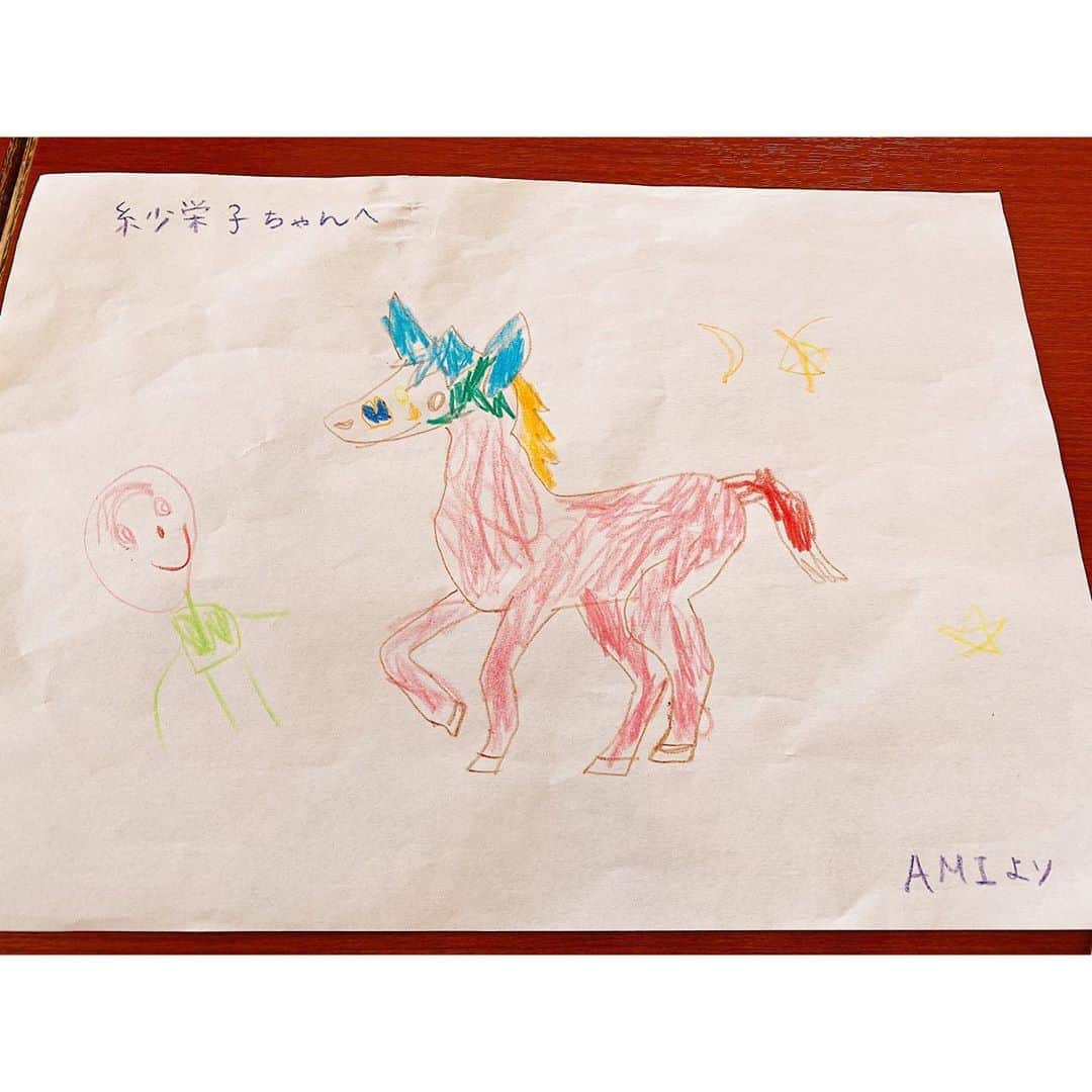 紗栄子さんのインスタグラム写真 - (紗栄子Instagram)「AMIちゃんありがとう😌💖 私があの牧場で感じた「馬と月と星」もしっかり描かれてる😌✨✨ AMIちゃんありがとう🐴🌙✴︎🌈💖✨ #nasufarmvillage @nasufarmvillage」9月7日 10時49分 - saekoofficial