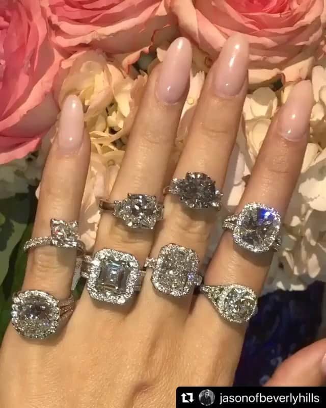 のインスタグラム：「@jasonofbeverlyhills  人生は選択の連続である by シェイクスピア  どの指輪を自分の指にはめたいですか？  #diamonds #ダイアモンド﻿ #jewelry #ジュエリー #リング #指輪﻿ #jasonofbeverlyhills #luxury ﻿ #beverlyhills #ビバリーヒルズ﻿ #jasonofbh #ロサンゼルス #ラスベガス﻿ #カスタムデザイン﻿ #カスタムジュエリー﻿ #銀座 #ブティック﻿」