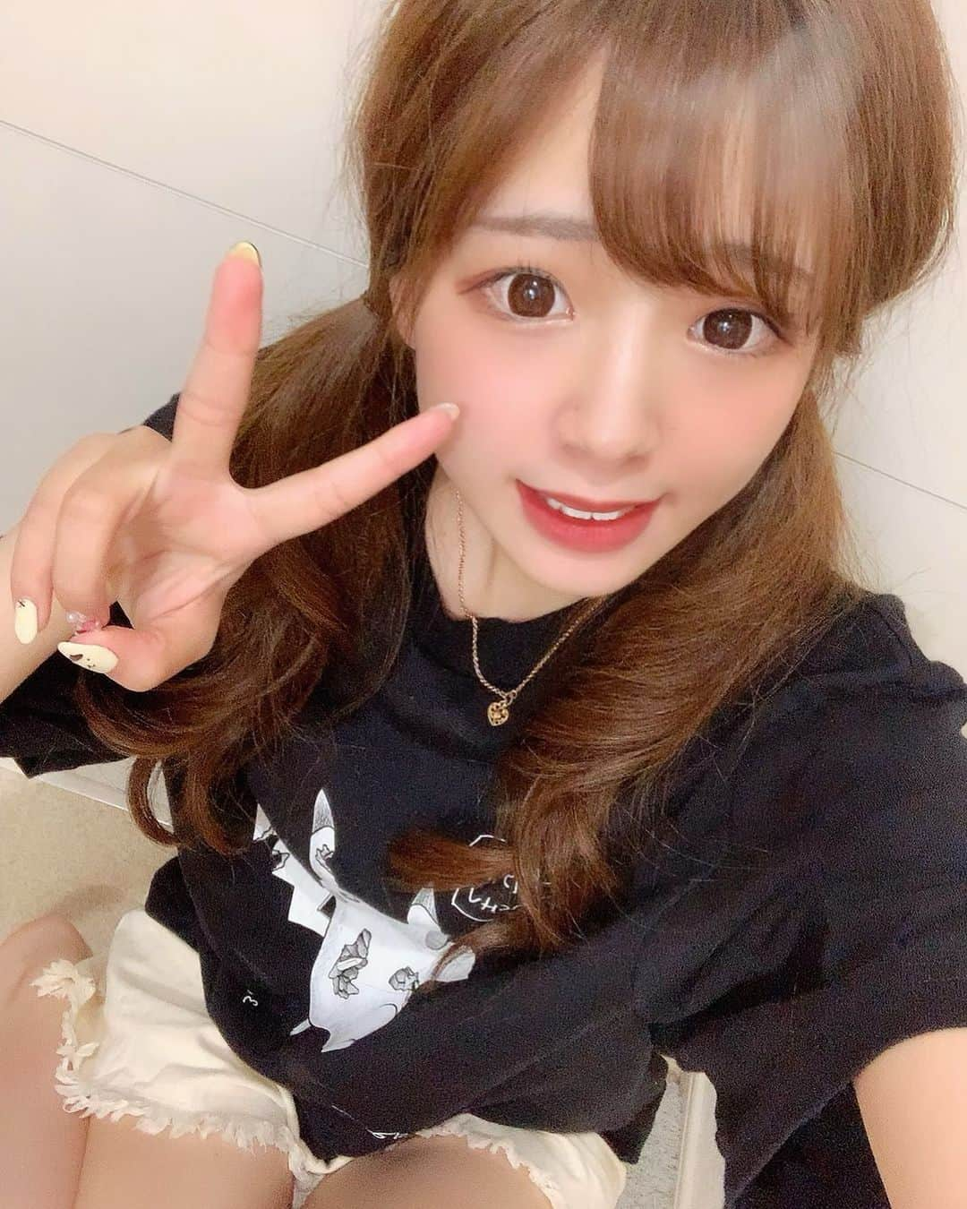 天使ほのかのインスタグラム：「ポコチャ終わりに🥳💕今日もみんなで盛り上がれて、楽しかった〜✨ . 台風気をつけてね🌀🥺 . #福岡#中洲#小倉#魚町#ラトゥール#latour#キャバクラ#キャバ嬢#ラウンジ#ポコチャ#ライブ配信」