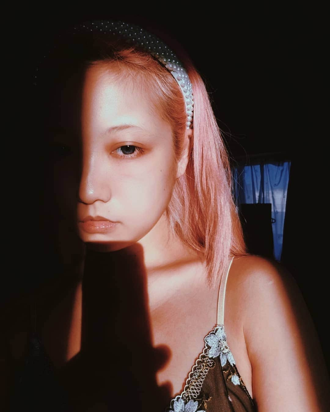 小林レイミさんのインスタグラム写真 - (小林レイミInstagram)「Living with #greysanatomy 🍽️♨️💤  #netflixandchill #currentsituation #pinkhair #fitbody #dietresults #nomakeup #dailysnap #🍫」9月7日 11時46分 - _reimi._____