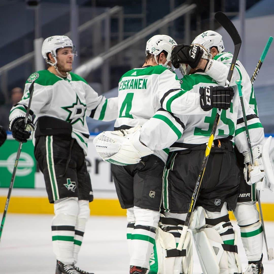 ダラス・スターズさんのインスタグラム写真 - (ダラス・スターズInstagram)「1st career playoff shutout for Dobby 👑」9月7日 11時53分 - dallasstars