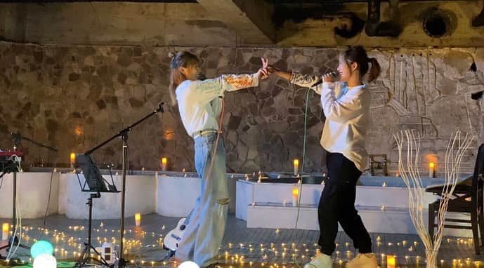 acaneのインスタグラム：「・ ひなの誕生日おめでとう❤️ 1番最後の動画は 昨日のライブで話した 初対面でキスされまくった動画です。爆笑 ・ これからもずっと素直で 優しい子でいてね🥰🙏 @vo.hinano.channel ・ #初対面でこいつやばいって言ってるやん #ごめんね #だいすき」
