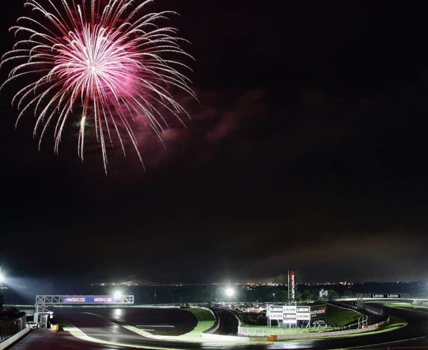 有馬綾香さんのインスタグラム写真 - (有馬綾香Instagram)「Nightsession  #super耐久 #fsw #fujispeedway #s耐 #スーパー耐久 #ktm #xbow #ksfrontier #サーキット #花火 #ナイトセッション #富士スピードウェイ」9月7日 12時37分 - ayakaarima