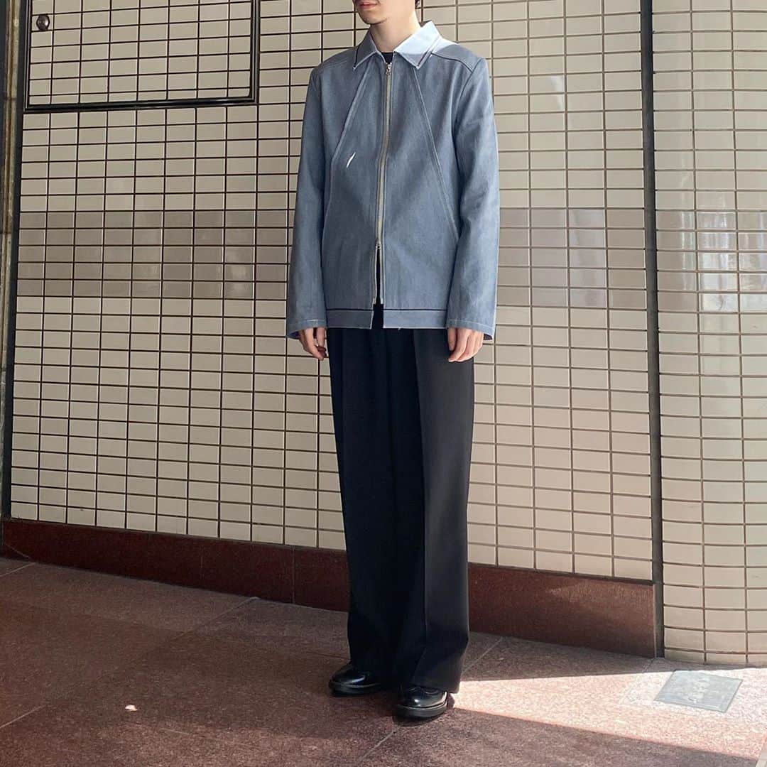 ROSSO MENさんのインスタグラム写真 - (ROSSO MENInstagram)「【CLASS】 AW20 collection…  "Broiler"  size 1,2 ¥54,000+tax  リサイクルデニムを採用し、シルエットは立体的にデザインすることで他ブランドでは見られない独創的な雰囲気に仕上がった逸品となっております。  お取り扱い店舗﻿ ◾︎ROSSO ミント神戸店﻿ Tel : 078-230-4710﻿ ◾︎ROSSO ソラリアプラザ福岡店﻿ Tel : 092-762-5805﻿ ﻿  ※この商品は店舗通販可能です。 ※上記店舗のみでのお取り扱いにつき、お問い合わせにつきましても上記の店舗までお願い致します。﻿ ﻿ ﻿ #urbanresearchrossomen﻿ #rossomen﻿ #urbanresearch﻿ #class #poolbyclass  #urbanresearchrosso_kobe﻿ #urbanresearchrosso_fukuoka」9月7日 12時45分 - urban_research_rosso_men