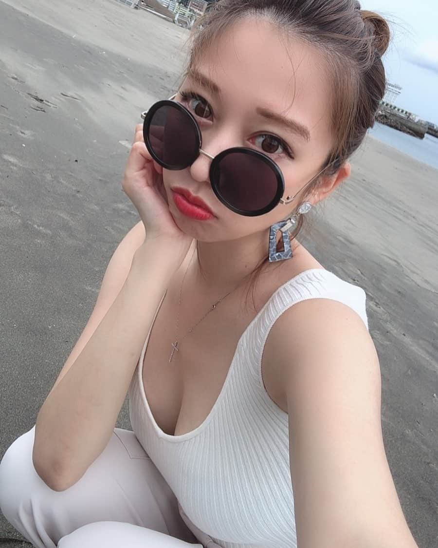 工藤紬のインスタグラム：「﻿ 風強いね…🍃﻿ 皆さん台風気をつけて過ごしてください🙏」