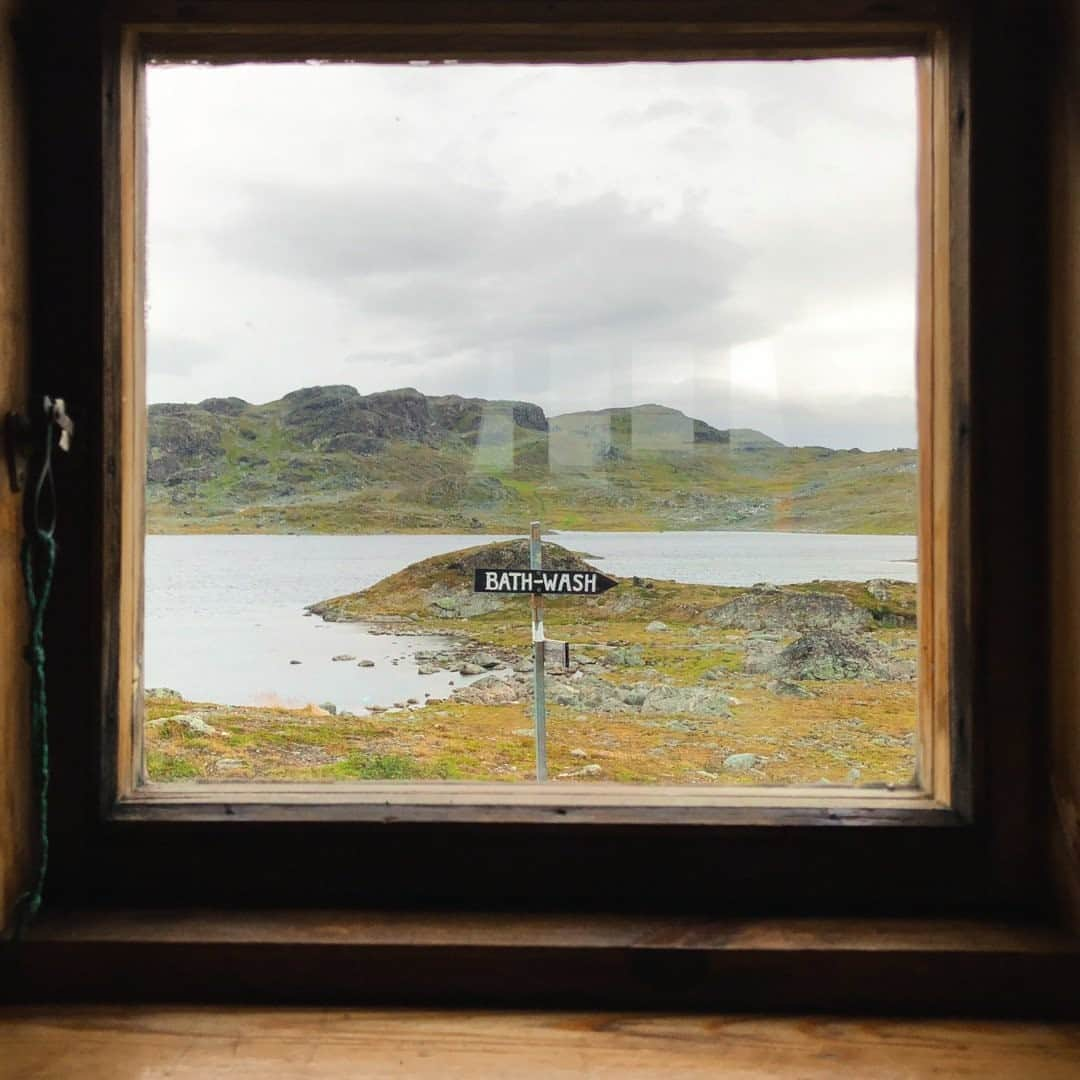 National Geographic Travelさんのインスタグラム写真 - (National Geographic TravelInstagram)「Photo by @MartinEdstrom  Looking out from a small cabin in Hukejaure, northern Sweden. While this summer has meant interrupted travel plans for many of us, I think more Swedes than ever have headed for the hills in search of piece of mind. That's not entirely a bad thing. I hope this challenging time leads to more people traveling locally. If you're lucky enough to live in Sweden, you will keep being surprised about how much there is to discover.  Follow @MartinEdstrom for more images and stories from Sweden. #sweden #nordics #exploringhome #travellocal #intimesofcovid」9月7日 13時06分 - natgeotravel