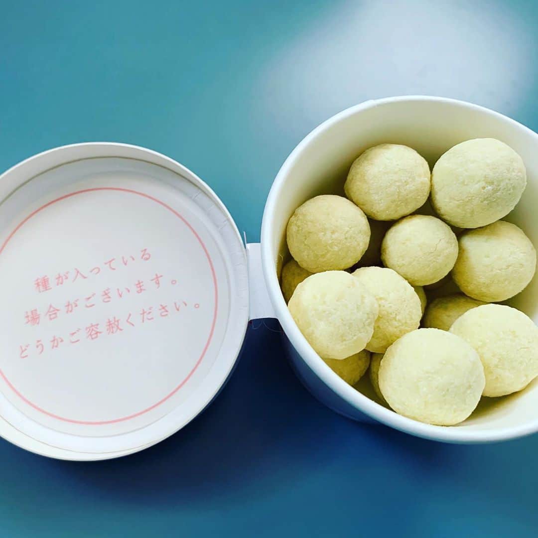 加藤千恵のインスタグラム：「Twitterにも既に書いたけど、今年も六花亭の「カンパーナふらの」の販売が始まってるから、みんな急いで……！　オンラインは9/24までとのこと。」