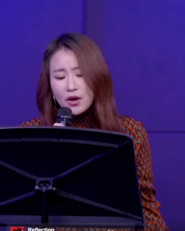 Urban Zakapaのインスタグラム：「꺄.. 🤭🥰 #어반자카파 #조현아 reflection 🎶  #지오디 #점심어택 #라디오」