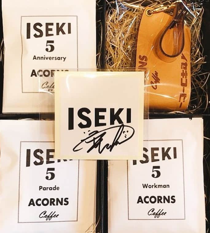 ISEKIさんのインスタグラム写真 - (ISEKIInstagram)「イセキコーヒー×エイコーンズ通販 カップスリーブの発送が始まったのでこちらに投稿させていただきます。 カップスリーブは在庫が限られているのでお早めにお買い求めください🙇‍♀️」9月7日 14時18分 - iseki_official