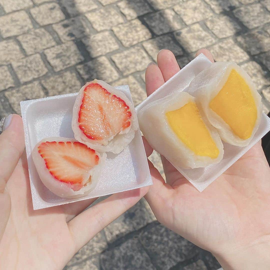 八木ひなたさんのインスタグラム写真 - (八木ひなたInstagram)「ずっと食べたかったフルーツ大福屋さん🍓🥭  フルーツが大きくて生地がもちもちしててあんこ感が少なくて本当に美味しかった🥺  フルーツ好きにはたまらん！！ また早く行きたい〜  #フルーツ大福」9月7日 14時26分 - yagihinata