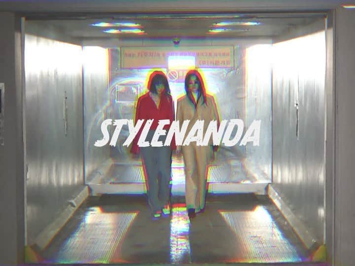 パク・ソラのインスタグラム：「NANDAMADE F/W look 🖤 웃음참기 힘들었던 도깨비촬영😭😭」