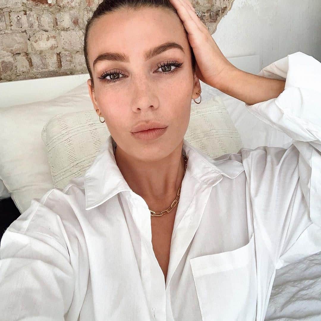 アクセサライズのインスタグラム：「We call this look 'nailing above the keyboard dressing'.   📷 : @livharrould  Tap the link in our bio to shop #Accessorize #Accessorizer」