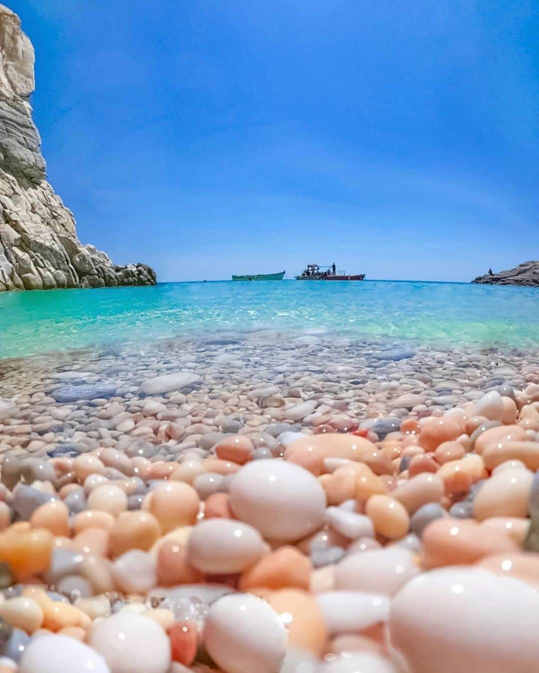 bestvacationsのインスタグラム：「✨Seychelles beach✨ 🏖Seychelles is Ikaria’s most beautiful beach and a popular tourist attraction You can access the beach by boat or via a path  By: @giannistsou.1 #summer #greece . . . . #cute #love #stylish #photooftheday #perfect #fashioninsta #bestoftheday #gorgeous #beautiful #streetstyle #amazing #fashionpost #goals #babies #balcony #girl #dress #beach #inspiration #baby #fashionable #flowers #style #fashion #fashionblog #babe #BestVacations」