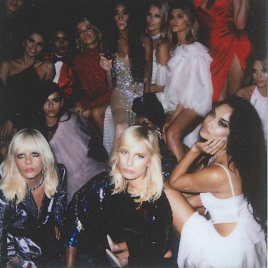 シャニーナ・シャイクのインスタグラム：「runways + fashion + models」