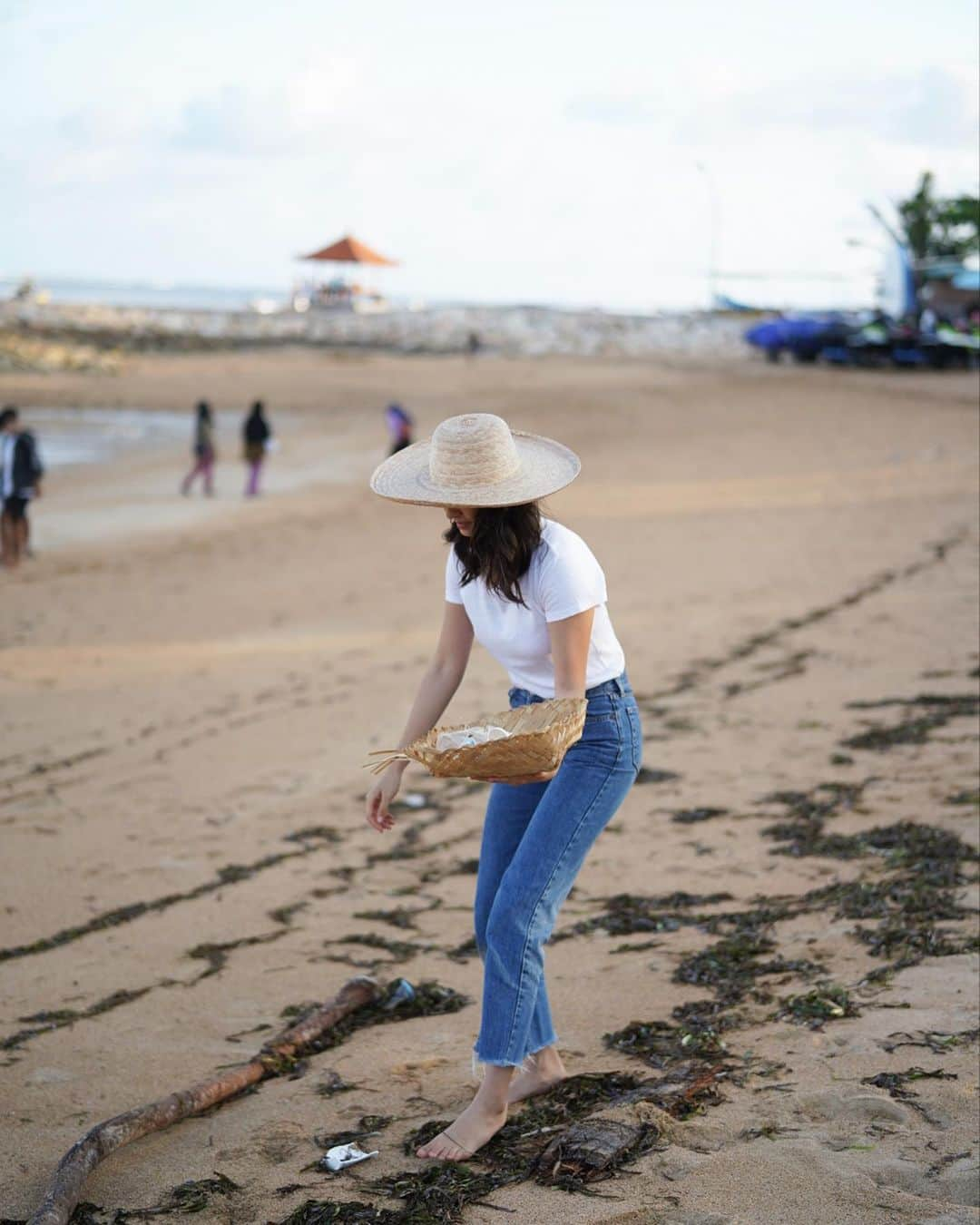 ラライン・シャーさんのインスタグラム写真 - (ラライン・シャーInstagram)「Banyak sekali aksi kecil yang bisa kita mulai untuk lebih ramah lingkungan. “Do what you can. Start where you are. Use what you have.”」9月8日 0時56分 - ralineshah