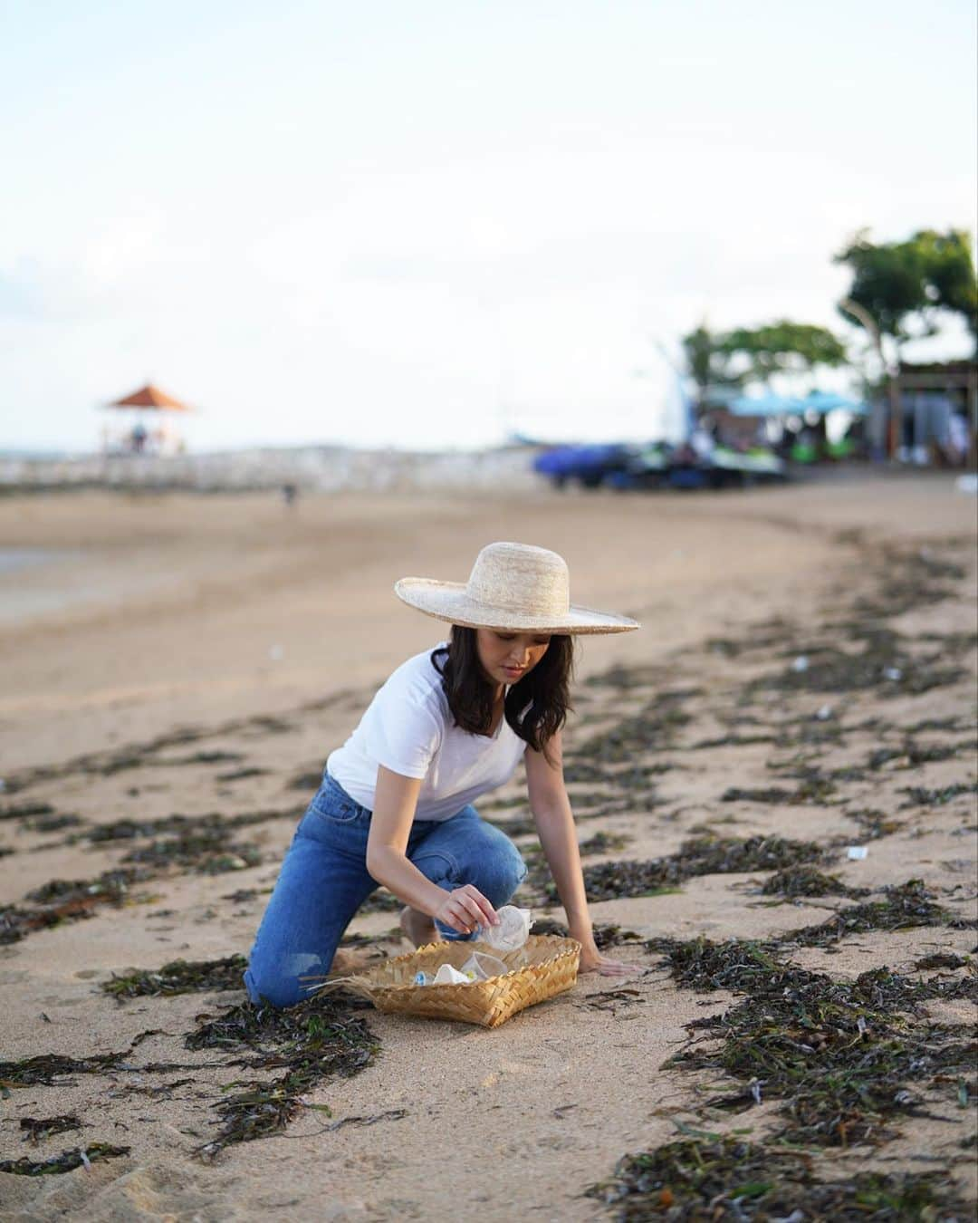 ラライン・シャーさんのインスタグラム写真 - (ラライン・シャーInstagram)「Banyak sekali aksi kecil yang bisa kita mulai untuk lebih ramah lingkungan. “Do what you can. Start where you are. Use what you have.”」9月8日 0時56分 - ralineshah