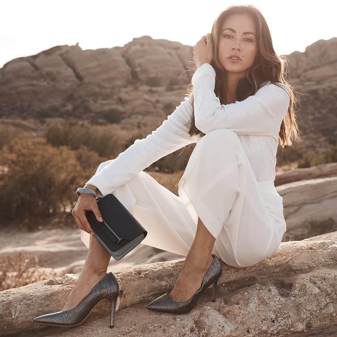 ボトキエのインスタグラム：「Remember dressing up? Double tap if you miss life outside of sweat pants • plus shop our end of summer sale before it’s over! #botkier #sale」