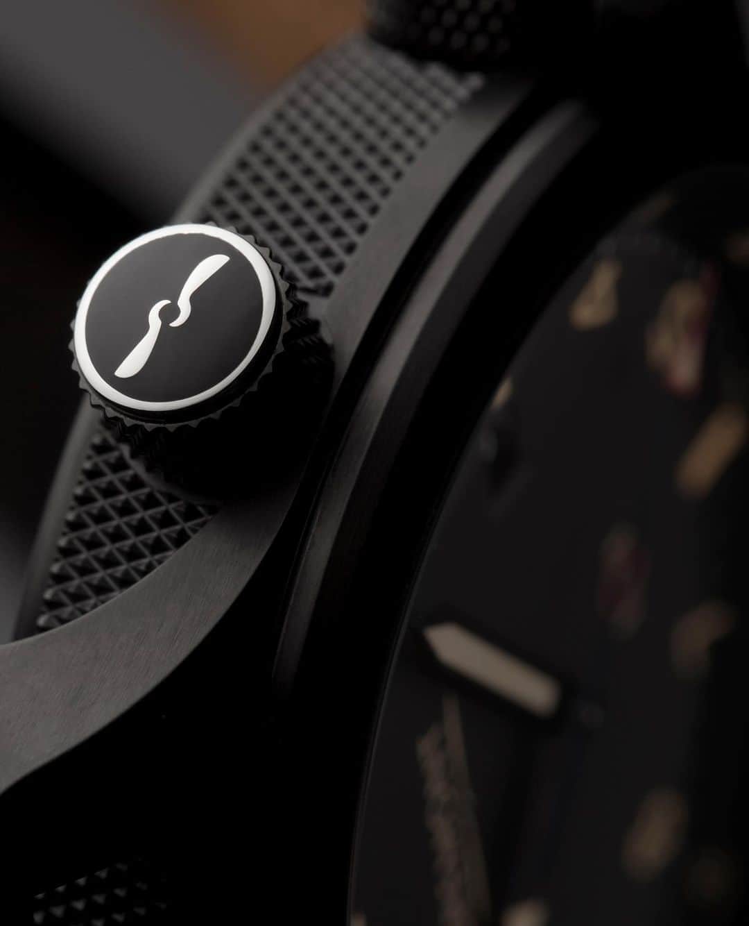 ブレモンさんのインスタグラム写真 - (ブレモンInstagram)「Do you own a watch as dark as the U-2/51-JET?⁠⠀ ⁠⠀ The chronometer features stainless steel DLC Trip-Tick® case construction with JET black barrel, "jet" being a term we use in reference to the collection's origin. Exterior aesthetics are pushed even further with Bremont's  patented inner bidirectional Roto-Click® bezel operated by a crown at 4H. ⁠⠀ ⁠⠀ Tap the image to order the U-2/51-JET.⁠⠀ ⁠⠀ #bremont #bremontwatches #aviation #britishmade #british #britishengineering #pilot #pilotwatch #luxurywatch #aircraft #ww1 #worldwar1 #military #militarywatch #testedbeyondendurance⁠」9月8日 1時32分 - bremontwatches