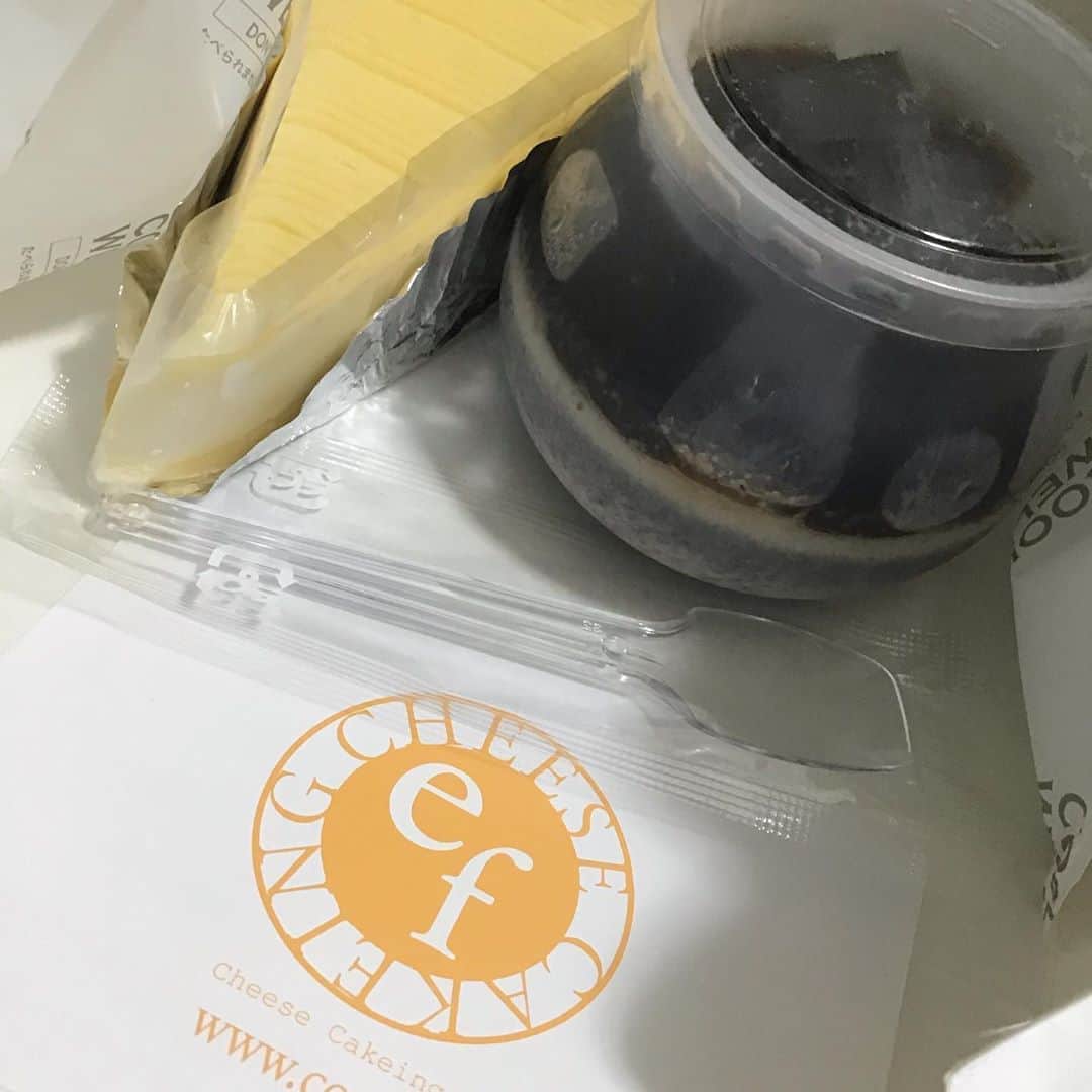 越中睦士さんのインスタグラム写真 - (越中睦士Instagram)「ここのケーキ美味しいね🍰　　  #ケーキ #さいたま#cheesecake」9月8日 1時53分 - makotokoshinaka