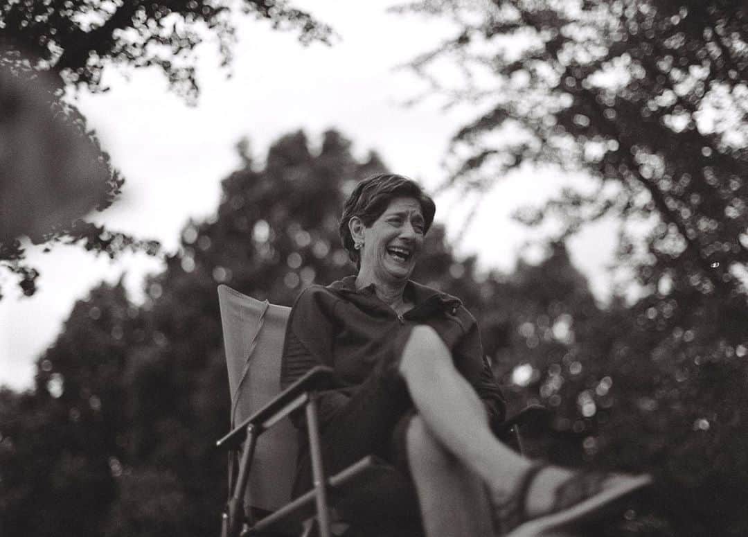 Robert Bingamanのインスタグラム：「A truly candid photograph is a rare and beautiful thing. Mamiya m645 / 80mm 1.9 / HP5 400」