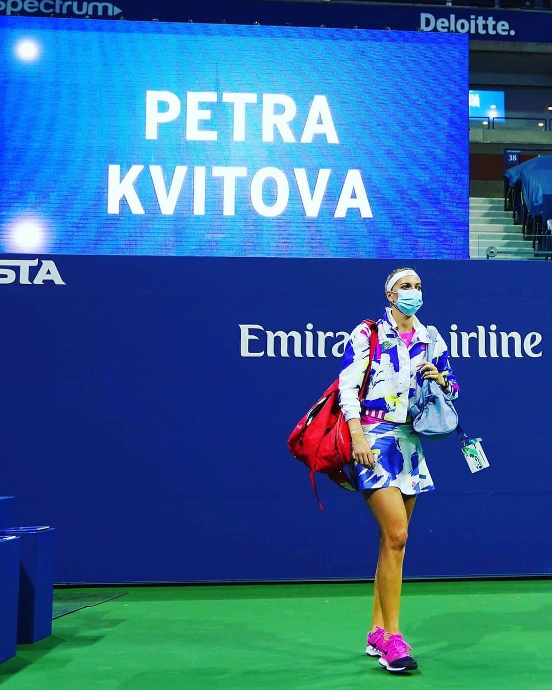 PetraKvitovaさんのインスタグラム写真 - (PetraKvitovaInstagram)「Oh yes, tennis is back, with all its ups and downs. I didn’t miss feeling the pain of defeat, but I hope soon I will be able to put it in perspective and learn from it. It has been great to play matches again, to feel the adrenalin and to fight until the end. Thanks to the @usta and @wta for working so hard to give us this opportunity, now back to Europe we go 👋   Ano, tenis je zpet, se vsim vsudy. Ten pocit prohry mi nechybel, ale doufam, ze brzy to prejde a budu moct si rict co vsechno zlepsit. Bylo skvele zase hrat zapasy, citit adrenalin a bojovat az do konce. Dekuju za prilezitost to zase zazit @usta a @wta.. ted zpet do Evropy 🙏 #usopen」9月8日 2時08分 - petra.kvitova