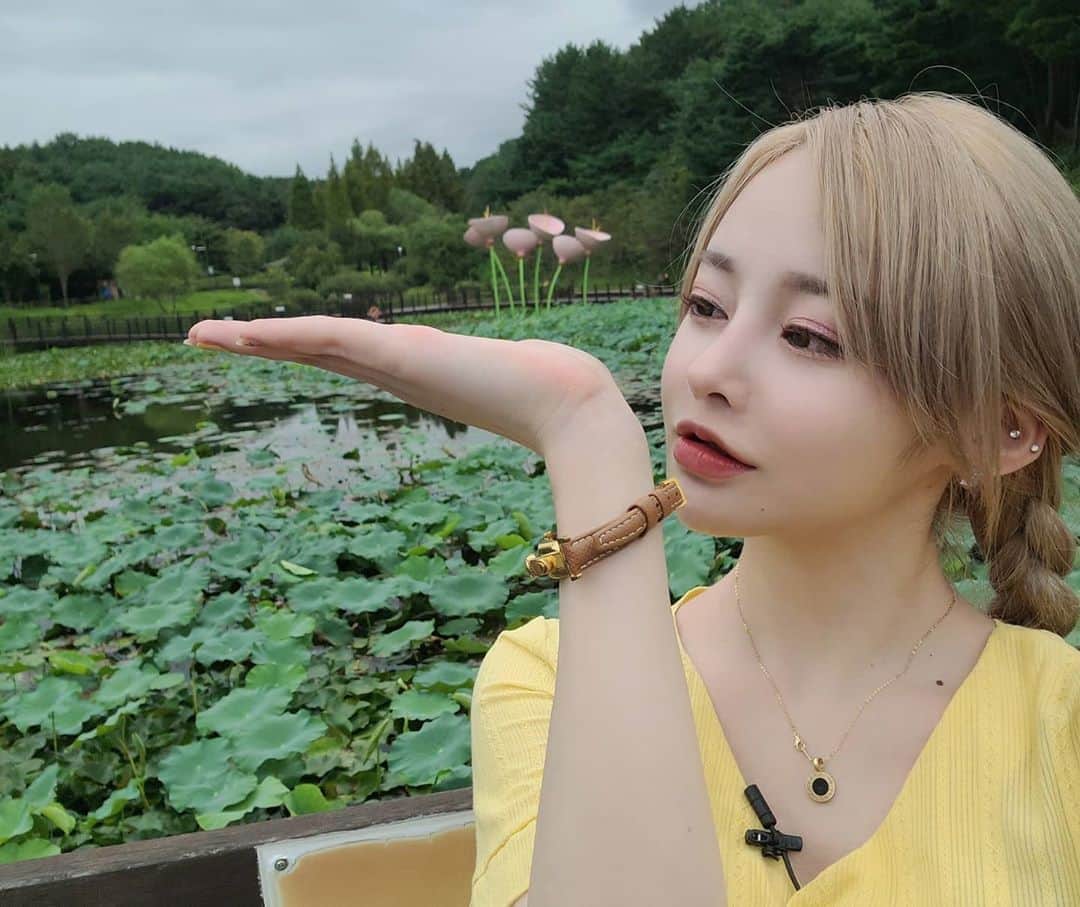 のインスタグラム：「힐링🌸バラ園の写真スポット🍓 . .」